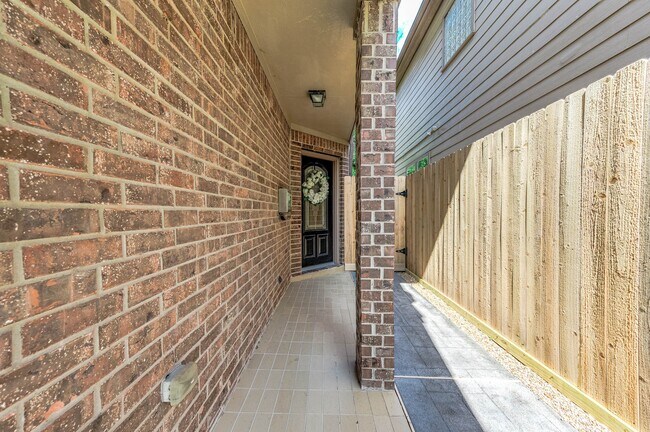 Foto del edificio - 4318 Childress St