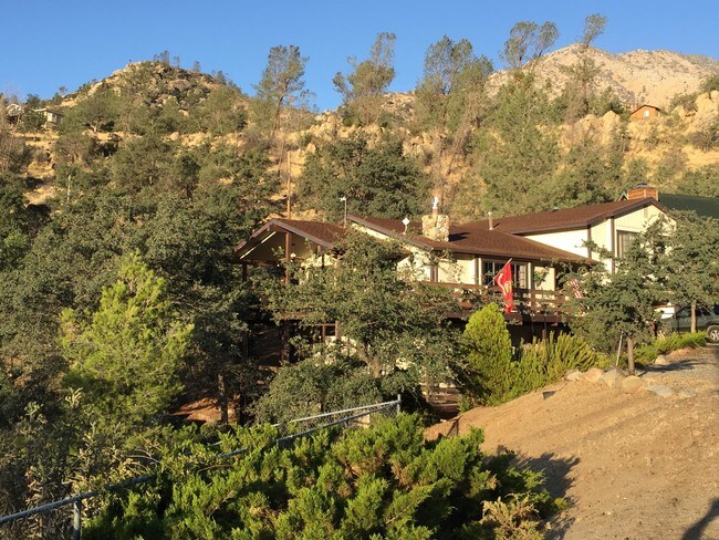 Building Photo - 141 Panorama Dr