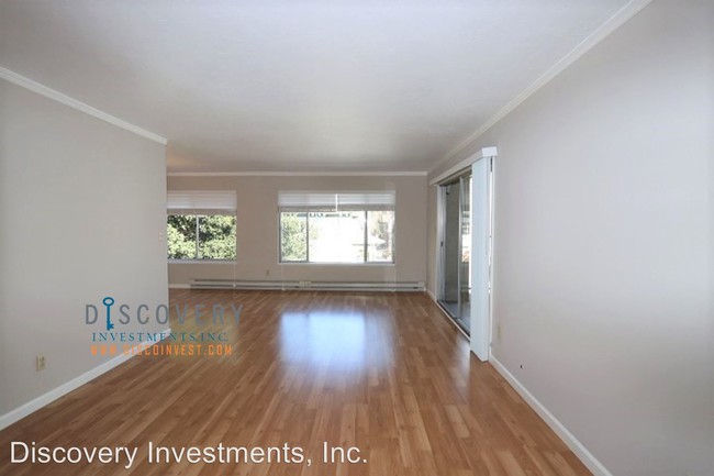 Building Photo - 424 Staten Ave