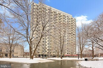 Building Photo - 604-36-636 S Washington Square