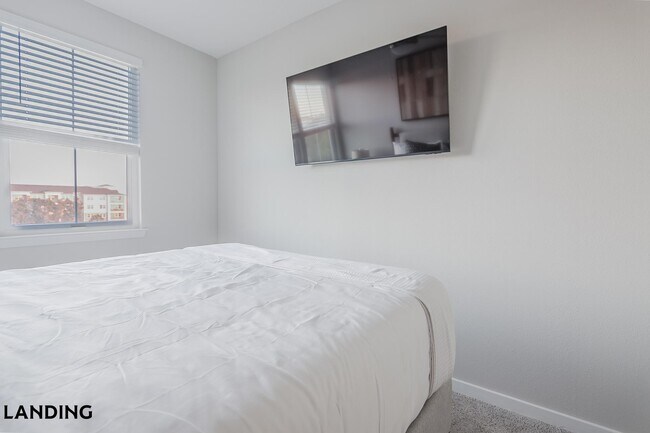 Building Photo - 2331 Commerce Park Dr NE