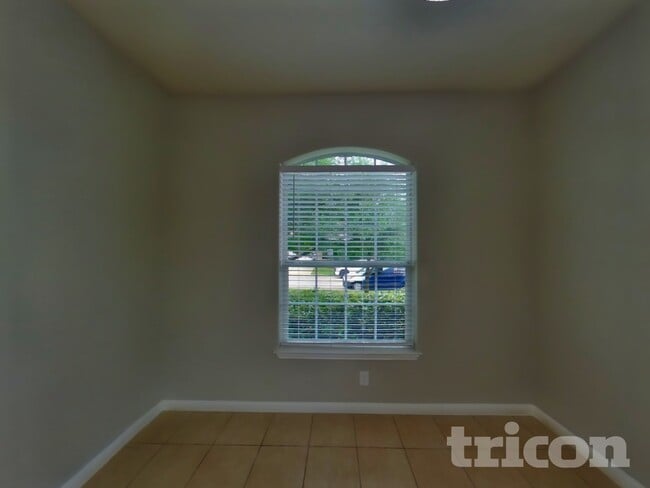 Foto del edificio - 417 Sapphire Ln