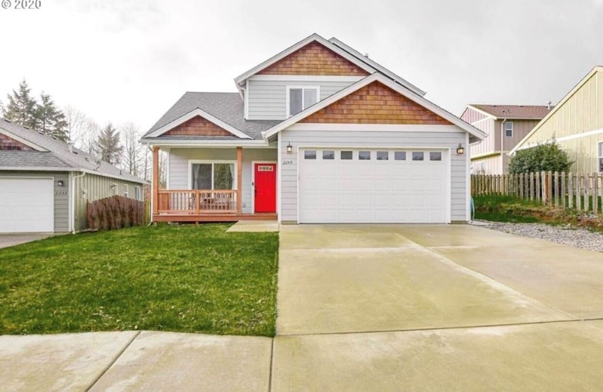 Primary Photo - Luxurious 3 Bedroom with Spacious Rooms an...