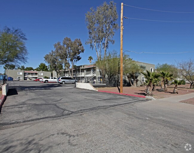 Riverview Apartments in Tucson, AZ