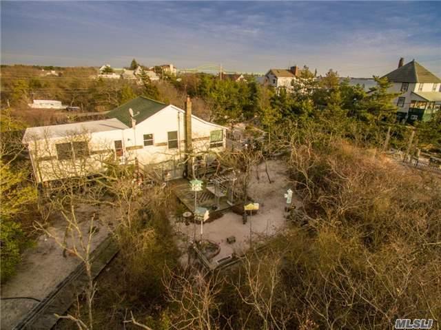 Foto del edificio - 105 Oak Beach Rd