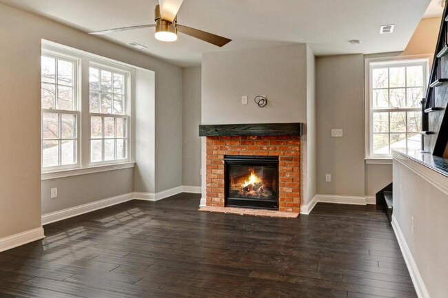Foto del edificio - 48 Aston Row Ln