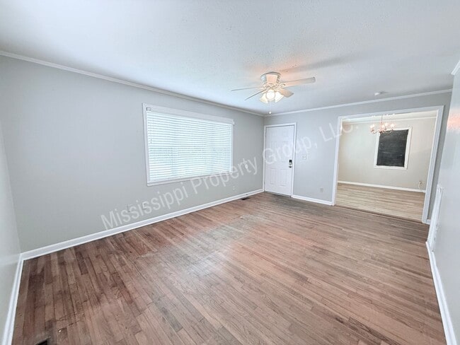 Building Photo - 1203 S 14th St