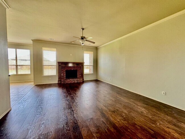 Foto del edificio - 15705 Creek Heights Dr
