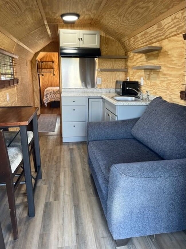 Building Photo - Fully furnished tiny home- 1 bedroom, 1 bath!