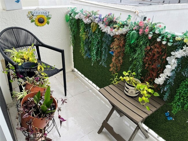 Building Photo - 1020 SW 4th St