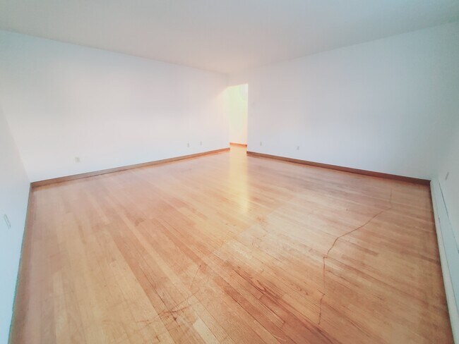 Foto del edificio - 16 Harold Ave