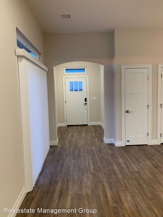 Building Photo - 3 br, 2 bath House - 2130 N 127th Ct East