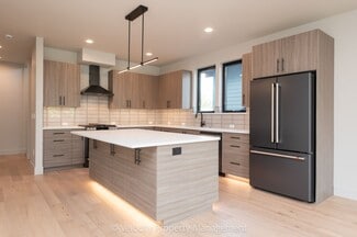 Building Photo - 26 NW McCann Ave