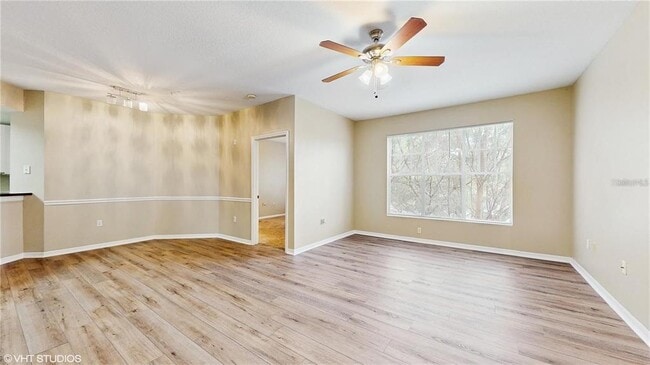 Foto del edificio - 5512 Metrowest Blvd