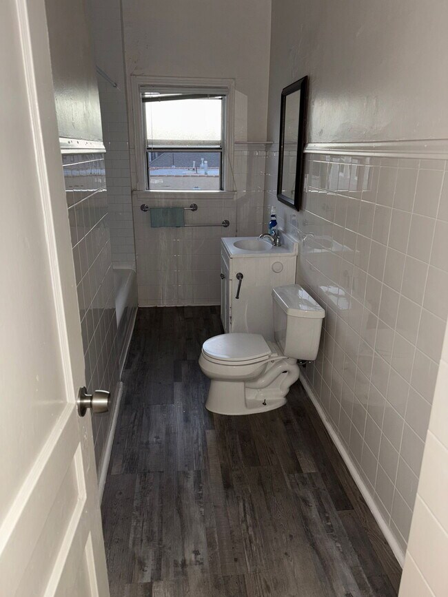 Foto del edificio - 1906 W 23rd St