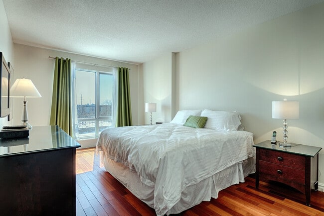 Building Photo - 116 marché atwater-SI ID1261775P