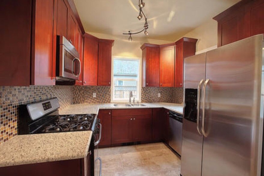 Kitchen - 260 Mt Prospect Ave