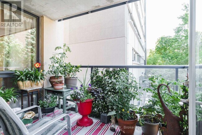 Photo du bâtiment - 280 Donlands Ave