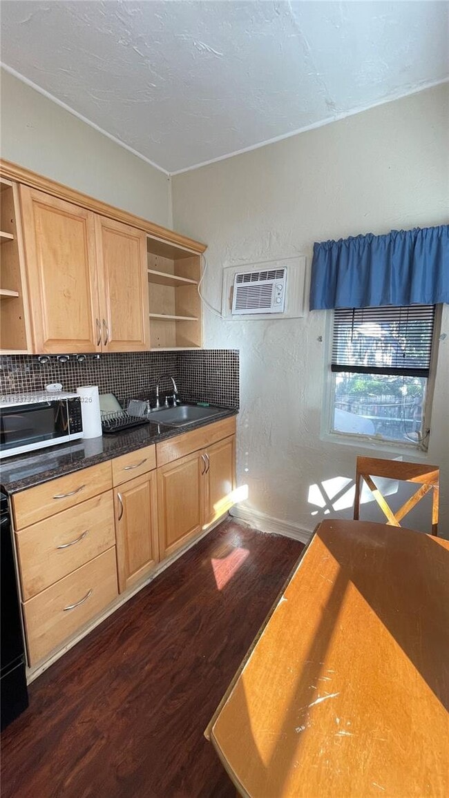 Foto del edificio - 1857 Buchanan St