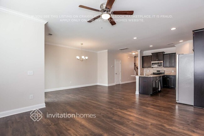 Foto del edificio - 7041 Harris Bay Rd