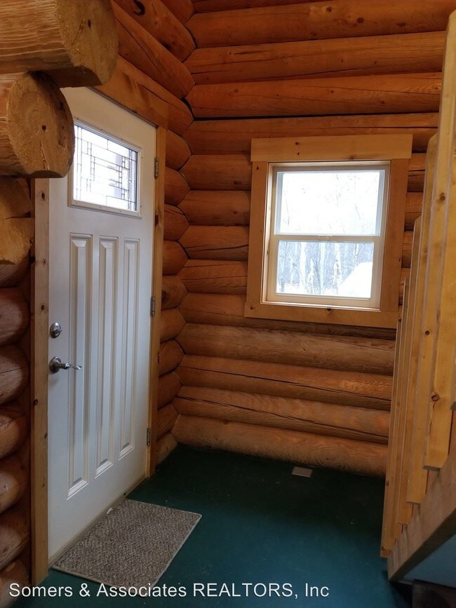 Building Photo - 2062 Beth COURT