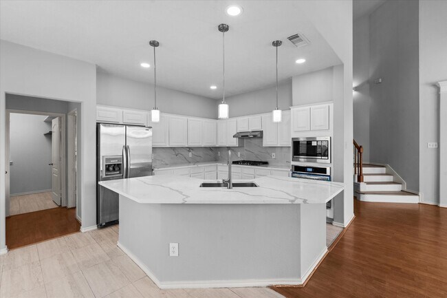 Building Photo - 3914 Clarestone Dr