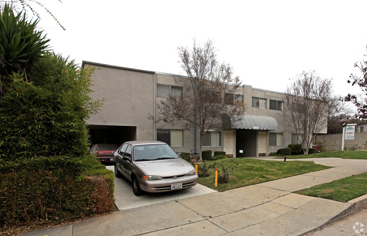 Building Photo - Monterey Apartments