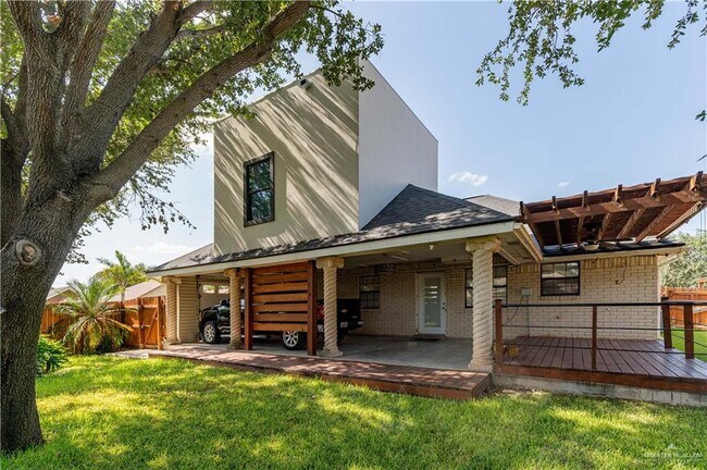 Building Photo - 7831 Wagon Trail Dr