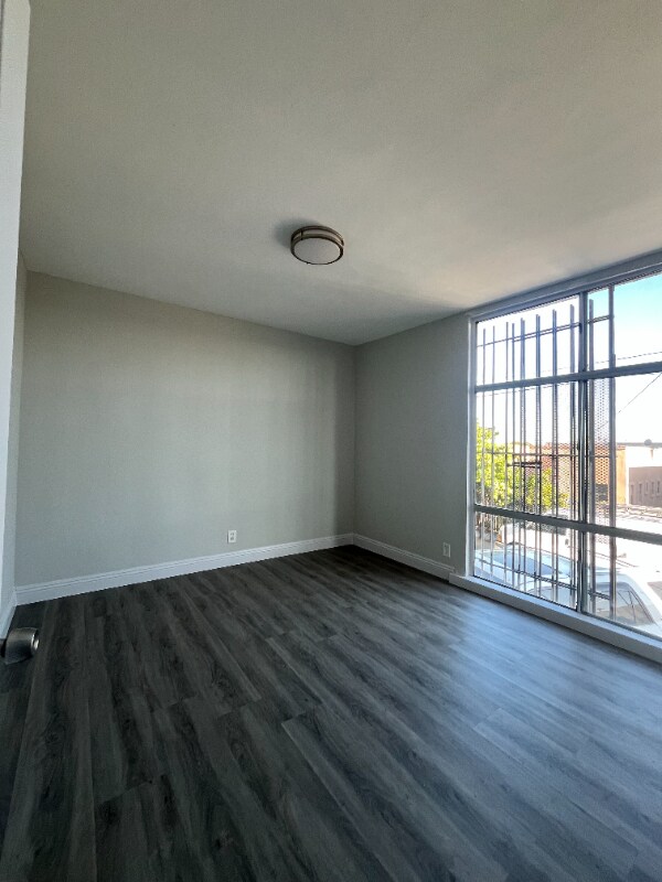 Foto del edificio - 3801 W 28th St