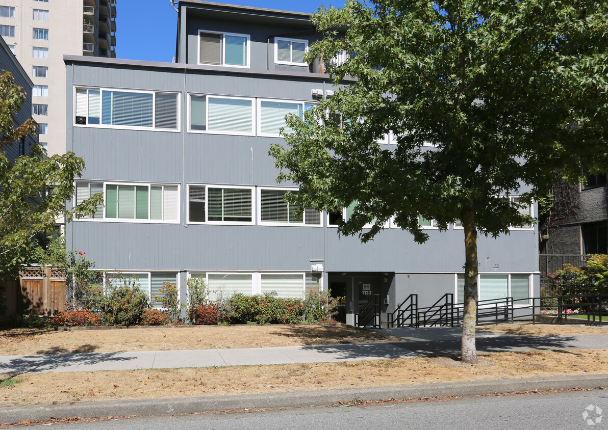 Photo principale - 1133 Barclay St
