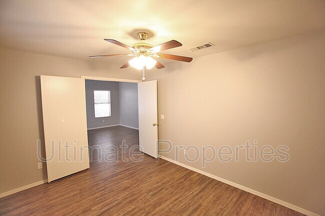Building Photo - 7150 W Los Gatos Dr