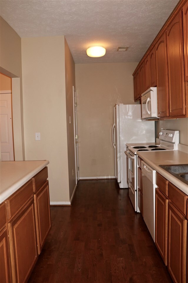 Building Photo - 1153 Fairman Way