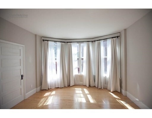 Primary Photo - 362 Commonwealth Avenue
