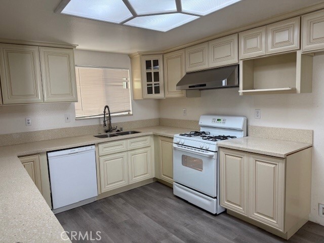 Building Photo - 24421 Darrin Dr