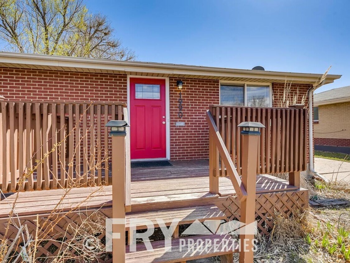 Primary Photo - Fabulous Remodel in Virginia Village
