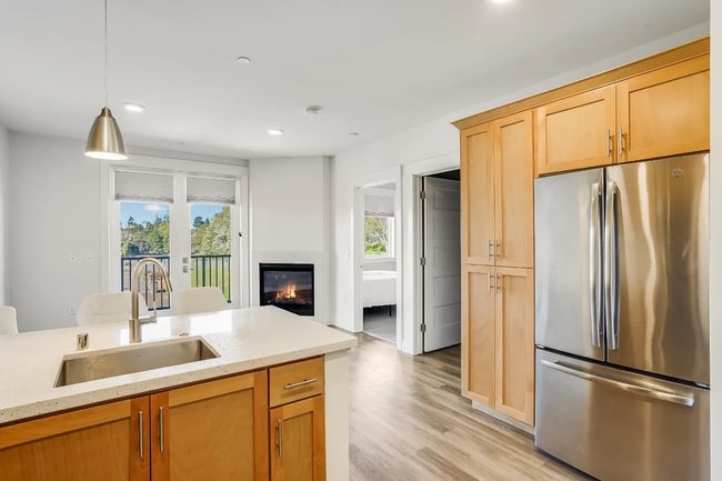Building Photo - Incredible unit in Aptos Village where pla...