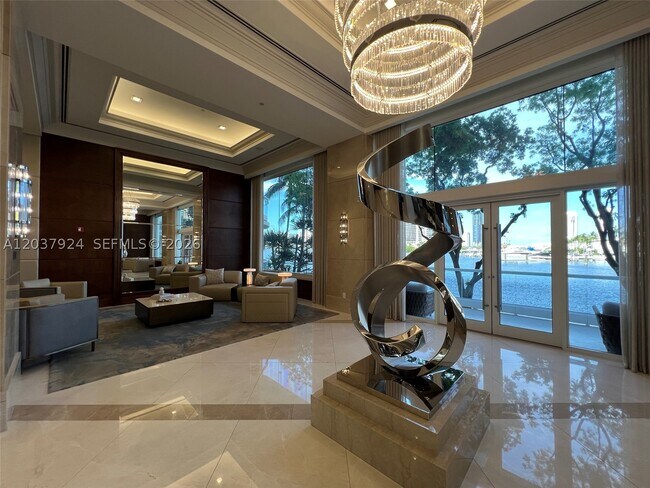 Foto del edificio - 7000 Island Blvd