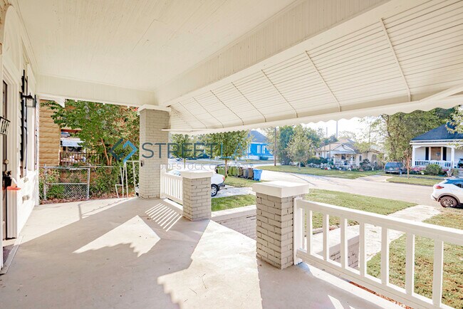 Foto del edificio - NOW OFFERING $250 OFF FIRST FULL MONTH IF ...