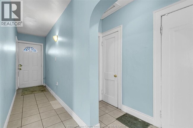 Photo du bâtiment - 915 Josephine Ave