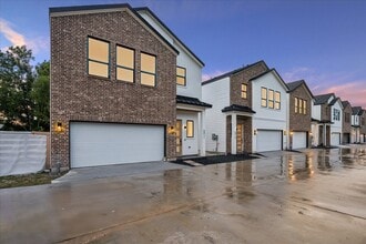Building Photo - 5819 Outer Banks St