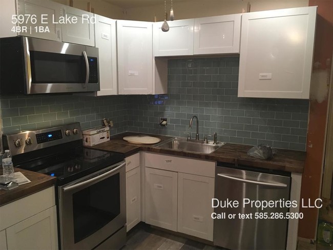 Foto del edificio - 5976 E Lake Rd