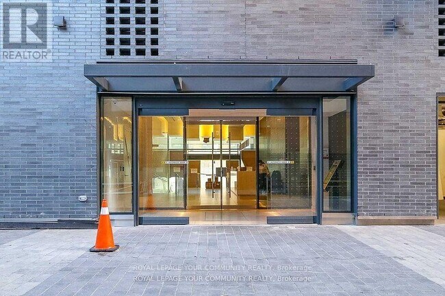 Photo du bâtiment - 158-1158 Front St E