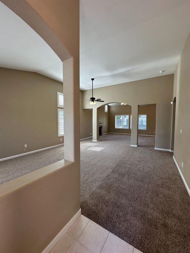Foto del edificio - 2136 E Turnberry Ave