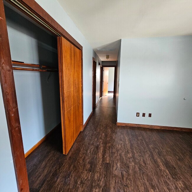 Foto del edificio - 2222 N Webster St