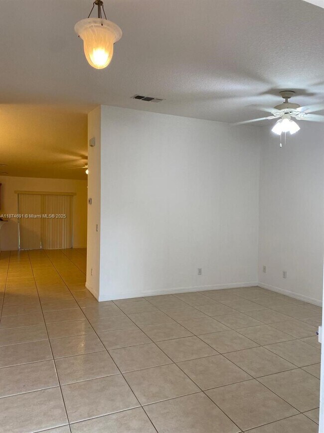 Building Photo - 6432 Las Palmas Way
