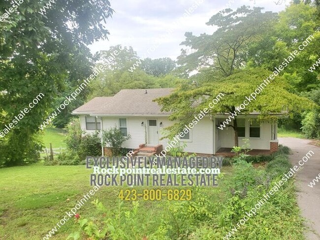 Building Photo - Charming Bungalow on Missionary Ridge!