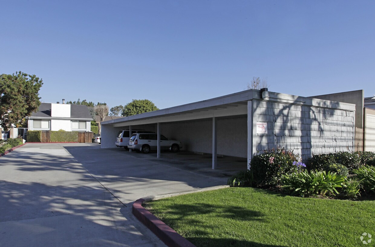 Building Photo - 234 Avocado St