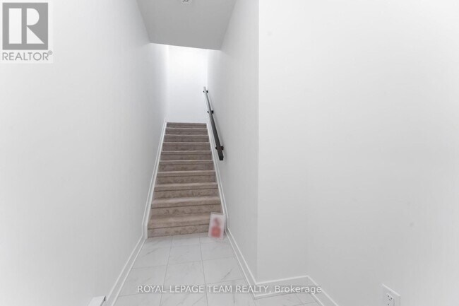 Building Photo - 720 Mishi Private