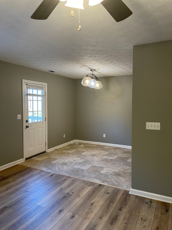 Building Photo - 160 Red Hawk Dr