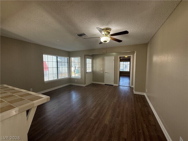 Foto del edificio - 1912 Harvest Dr